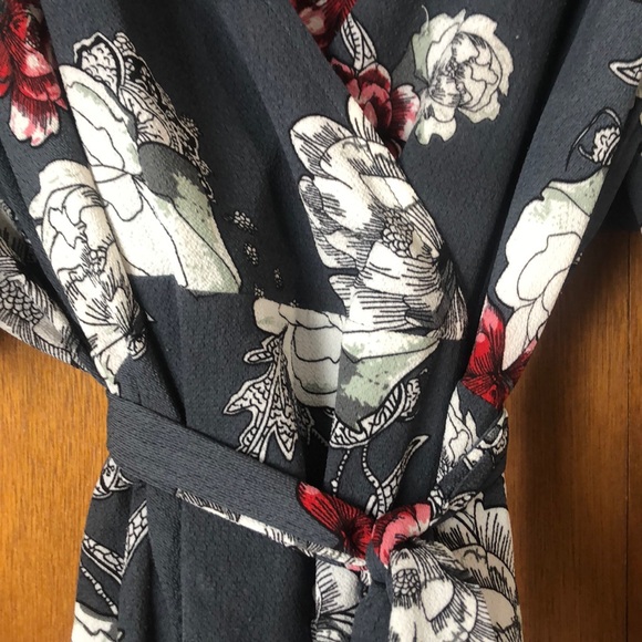 Stunning dress by Holly Bracken. - Picture 3 of 3